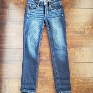 American Eagle Outfitters Super Stretch Dark Wash Skinny Jeans Size 2 Short